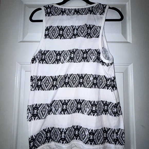 Men’s Champs Sports Beach Tank Top Size Medium - Picture 2 of 3